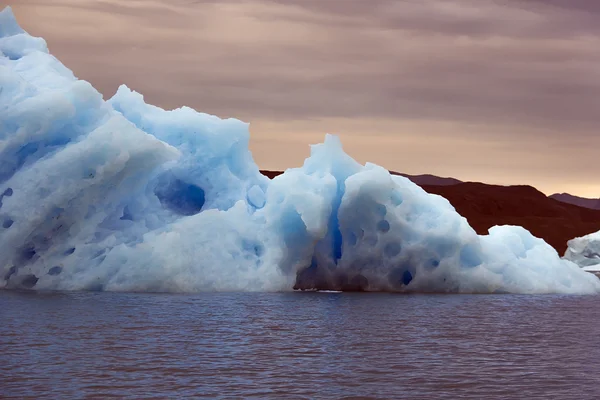 Iceberg nel mare — Foto Stock