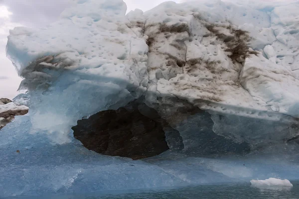 Eisberg im Meer — Stockfoto