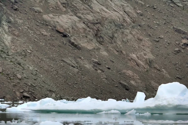 Eisberg in Grünalnd — Stockfoto