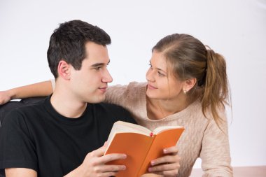 iki office bir kitabı okuduktan sonra