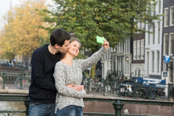 Любовники в Амстердаме — стоковое фото