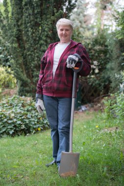 Bahçe kadın kıdemli