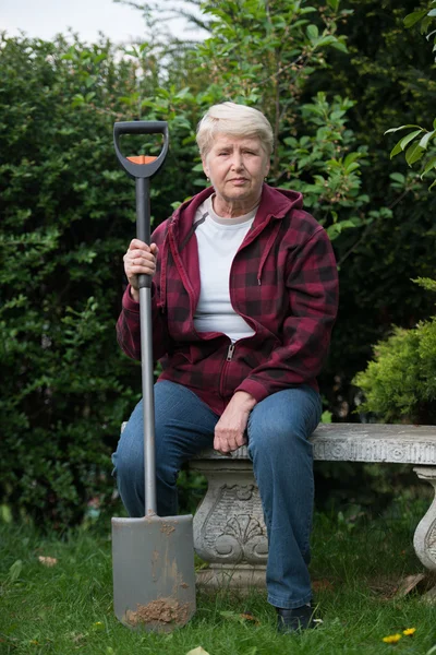Giardinaggio donna anziana — Foto Stock