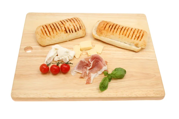 Pannini ingrediënten op een bord — Stockfoto