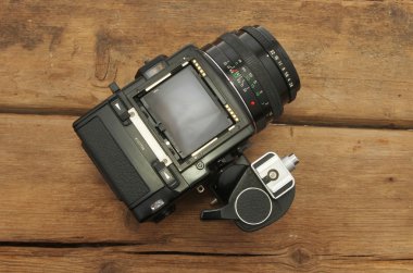 orta format fotoğraf makinesi