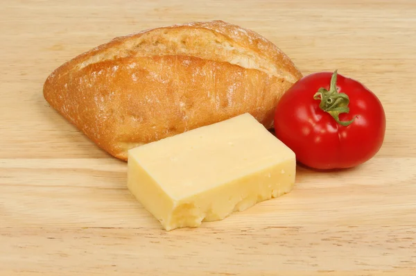 Ciabatta, ost och tomat — Stockfoto