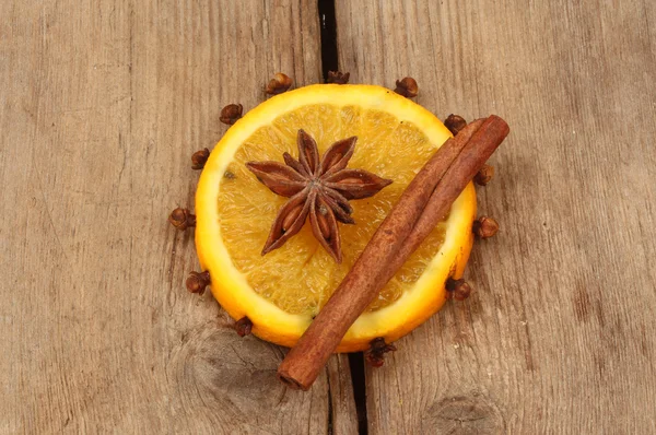 Naranja y especias — Foto de Stock