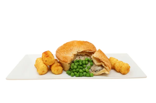 Chicken pie and vegetables — Stock Photo, Image