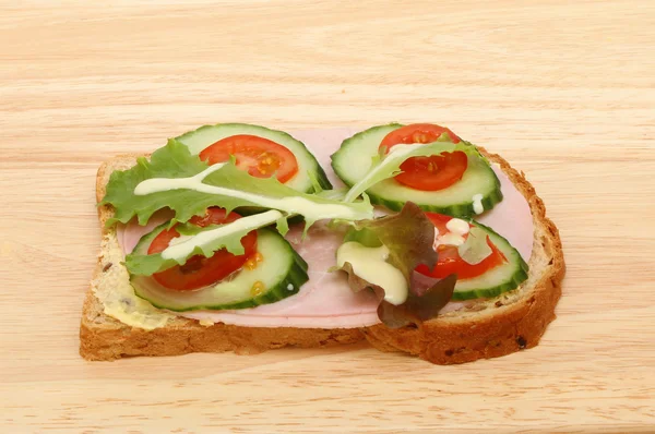 Open sandwich on board — Stock Photo, Image