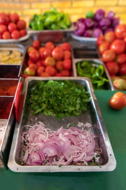 Türkiye 'deki restoranda salata malzemeleri