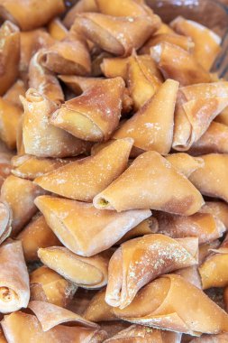 Geleneksel Türk tatlı tatlı pestili veya kurutulmuş meyve püresi.