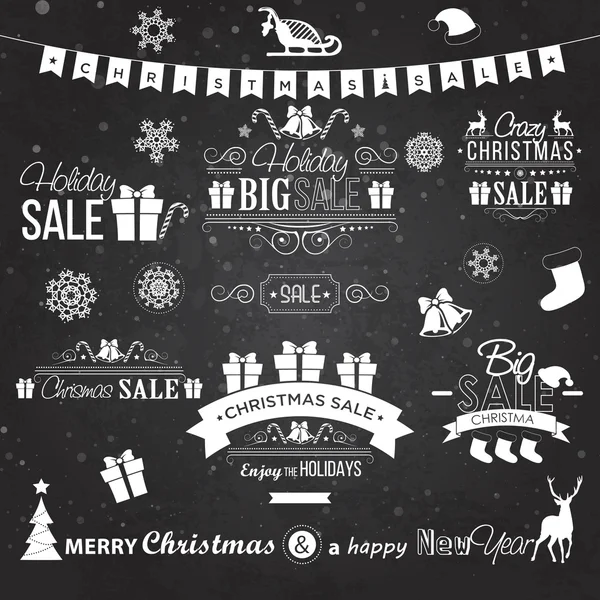 Conjunto de diseño de venta de Navidad - etiquetas, emblemas en pizarra negra — Vector de stock