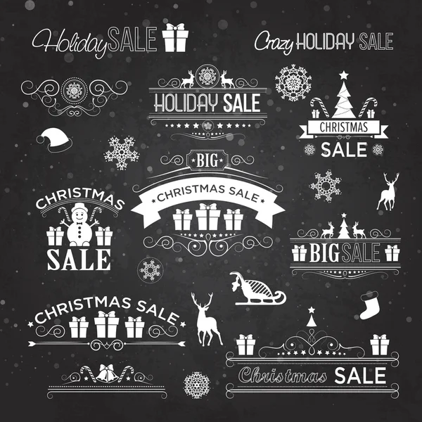 Conjunto de diseño de venta de Navidad - etiquetas, emblemas en pizarra negra — Archivo Imágenes Vectoriales