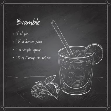 Kara tahta üzerinde kokteyl Bramble
