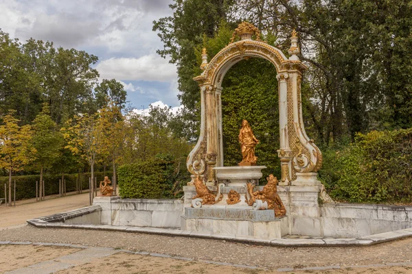 Rzeźby w ogrodzie La Granja de Sanildefonso — Zdjęcie stockowe