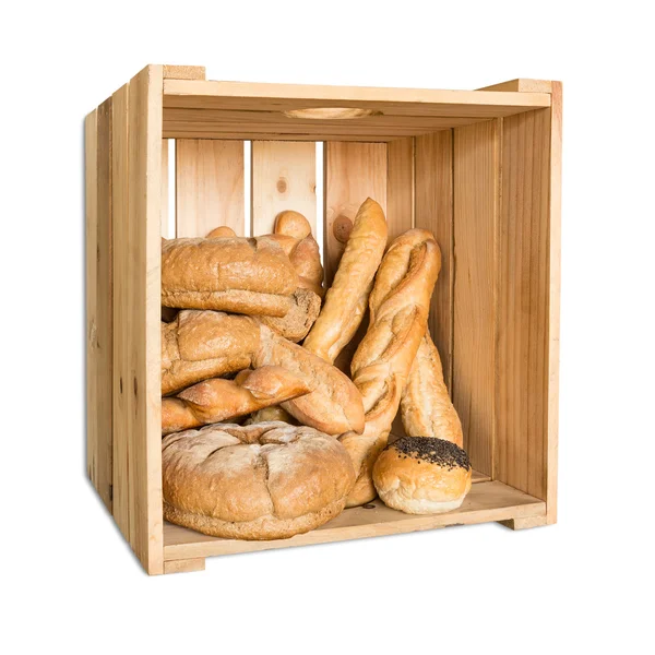 Ψωμί σε ξύλινο κουτί που απομονώνονται σε λευκό φόντο με ψαλίδισμα p — Φωτογραφία Αρχείου