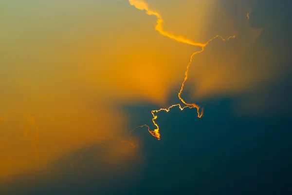 Beautiful sky with clouds and sun rays — Stock Photo, Image