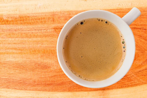 Heiße Kaffeetasse mit Clipping Pfad Draufsicht auf Holzdielen Backgro — Stockfoto
