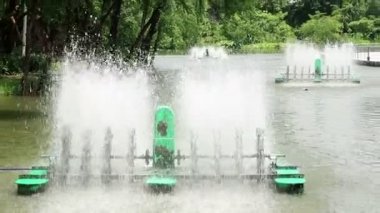 Kanalizasyon Su Döndürme Makinesi Gölde Yakınlaştırma Tekniği ile Çalışıyor
