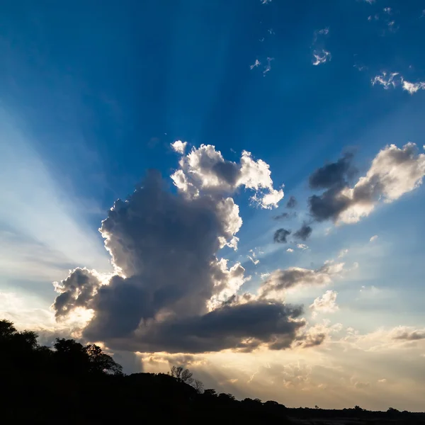 Vacker blå himmel — Stockfoto