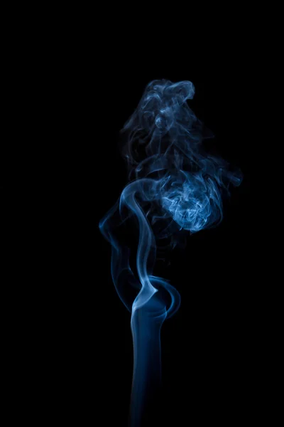 Fumo astratto isolato su sfondo nero — Foto Stock