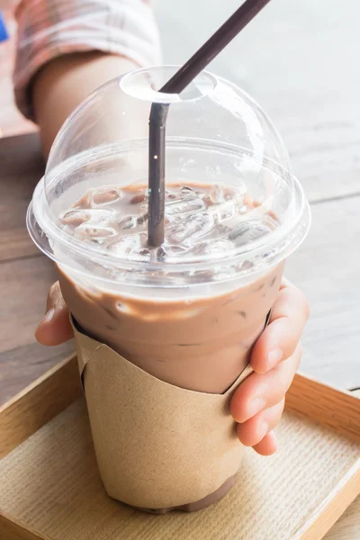 Sklenice kávy mocca s ledem — Stock fotografie