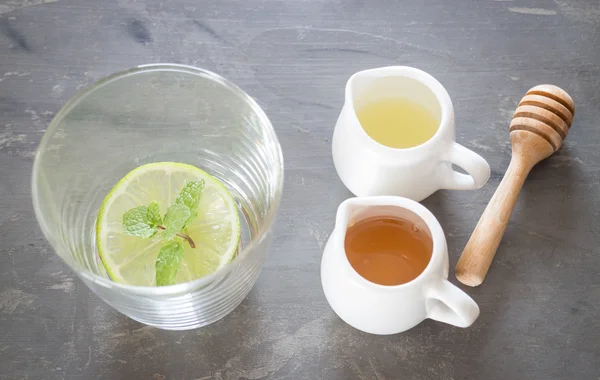 Coupe de miel citron vert boisson saine — Photo