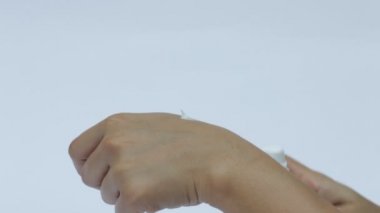 Kadın serum pompa şişe el sıkmak