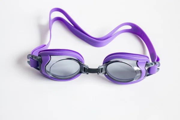 紫色泳镜孤立在白色背景 — 图库照片