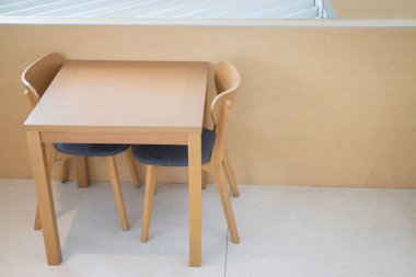 Çalışma alanındaki masa ve koltuk, stok fotoğrafı