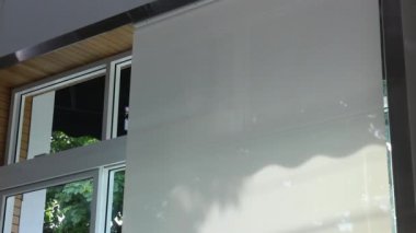 Klimalı odada beyaz perde, stok görüntüleri.