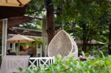 Bahçe koltuğu, kahve masası, stok fotoğrafı.