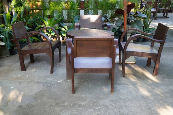 Güzel yeşil bahçe, asgari stil, stok fotoğrafı.