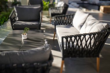 Rahatlama yeşil tatil köyü kafe ve restoran, stok fotoğrafı.