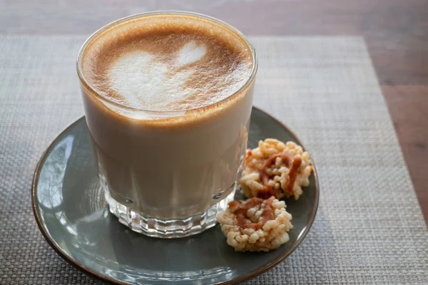 Café Con Leche Taza Arte Jardín Foto Stock — Foto de Stock