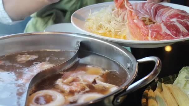 Hot Pot Vepřová Sada Příprava Jídlo Stock Záběry — Stock video