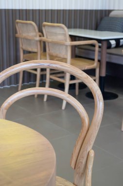 İçi rahat bir kahve dükkanı, stok fotoğrafı.