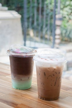 Buzlu güzel ve tatlı süt içeceği, stok fotoğrafı.