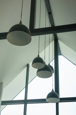 Tavandan sarkan ışık topu, stok fotoğrafı.