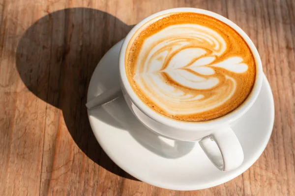 Morgenkaffee Latte Auf Holz Schreibtischarbeit Aus Dem Home Office Archivbild — Stockfoto