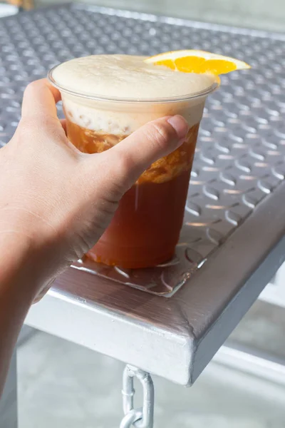 オレンジジュースやエスプレッソや紅茶とオレンジのストックフォト — ストック写真