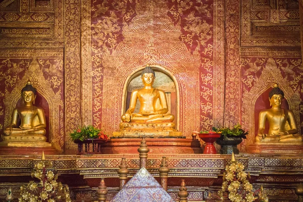 "Phra Sihing Buddy "w świątyni Chiang Mai, Tajlandia — Zdjęcie stockowe