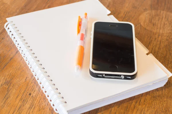 Freie Zeit mit Notizbuch — Stockfoto