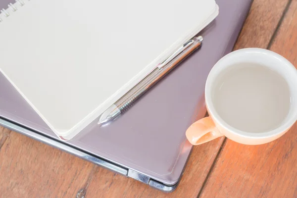 Simple freelance office work place — Stock Photo, Image