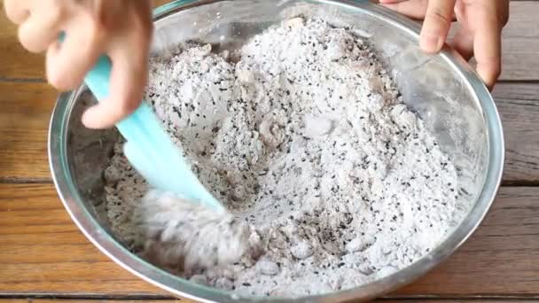 Ingrediente casero de las galletas de cereales del primer paso, vídeo de la acción — Vídeos de Stock