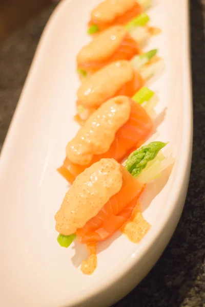 Comida japonesa molho mentai de salmão — Fotografia de Stock