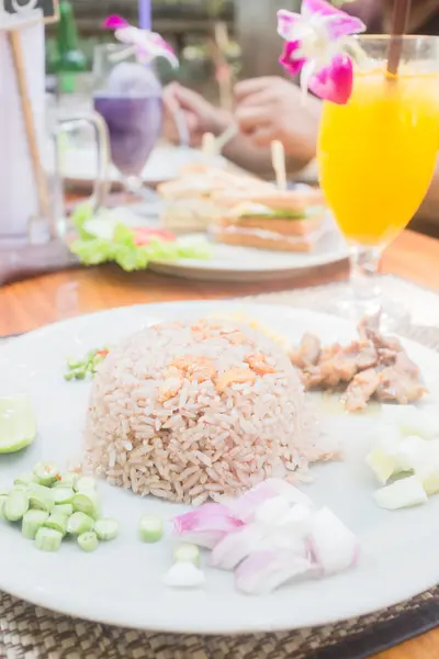 Mahlzeit Garnelen-Paste gebratenen Reis — Stockfoto