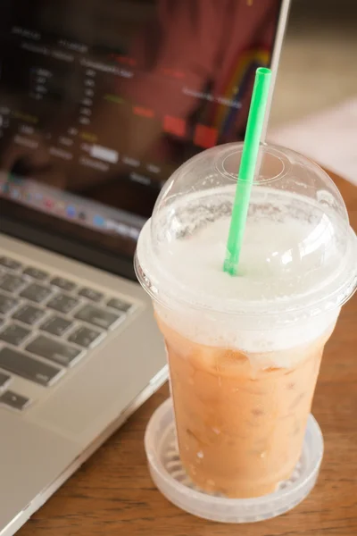 Servicio de Internet en la cafetería espresso — Foto de Stock