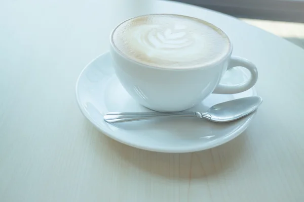 Taza caliente de café con leche —  Fotos de Stock