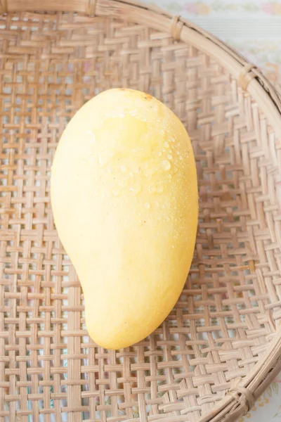Mango giallo tailandese maturo fresco — Foto Stock